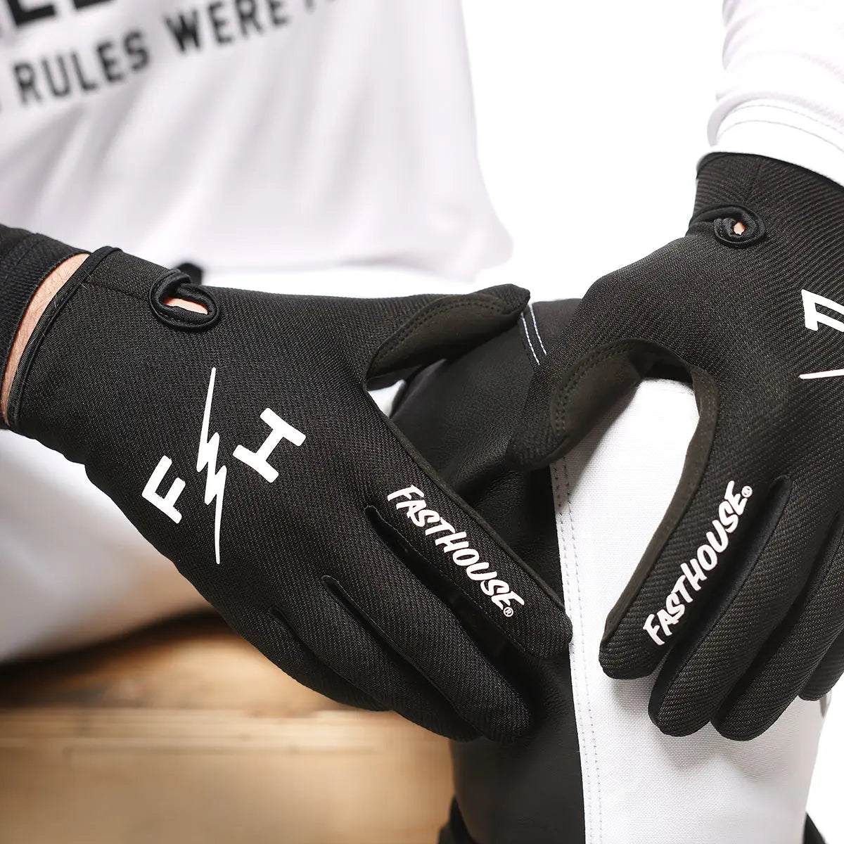 Carbon Eternal Glove