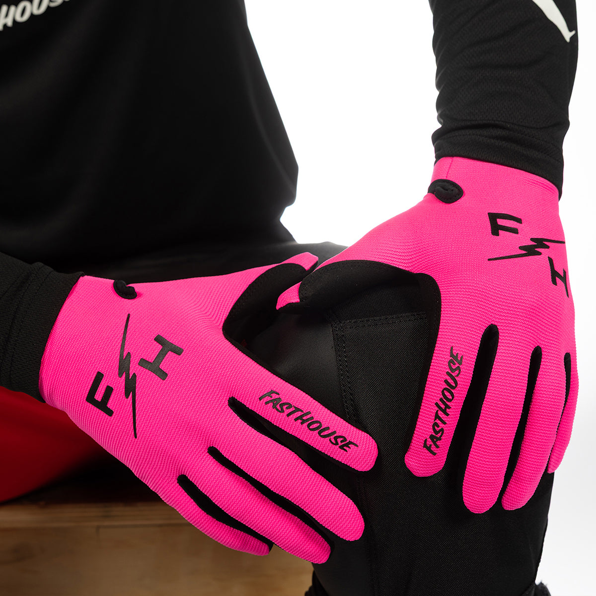Carbon Eternal Youth Glove
