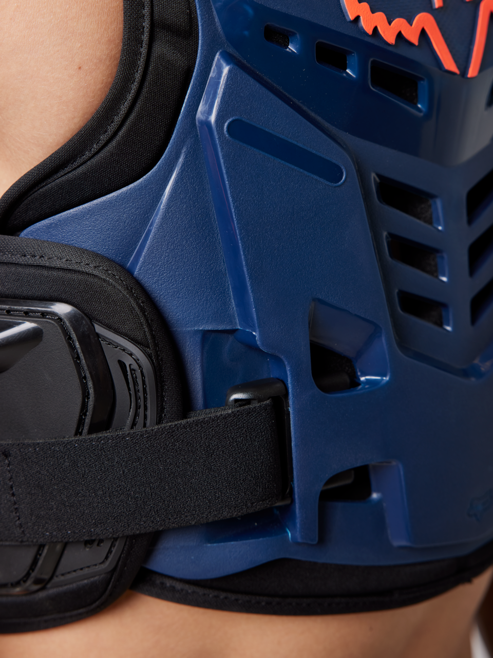 Raptor Vest CE Chest Guard