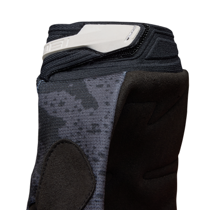 180 BNKR Glove